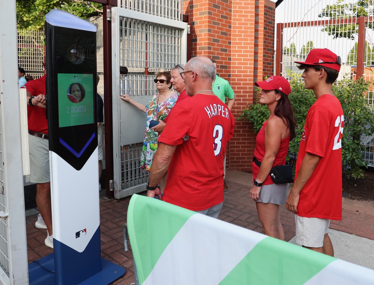 Stadium Tech Report: Los Angeles Angels and 5 Bars build 'wireless